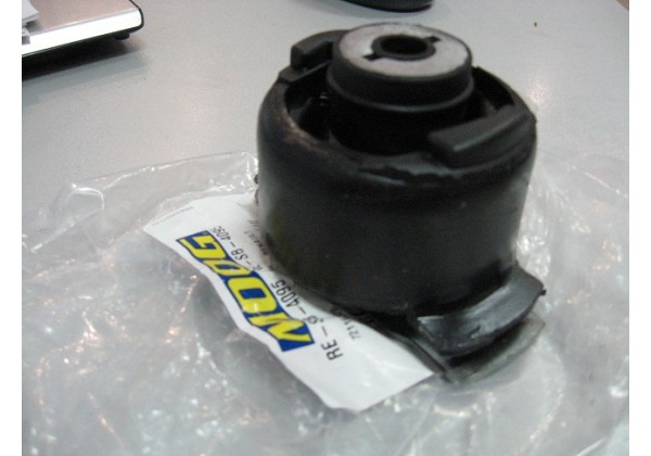 сайлентблок задньої балки,лівий Renault Laguna II, 7700416271 , 8200427868 , 8200597258 , 8200714955